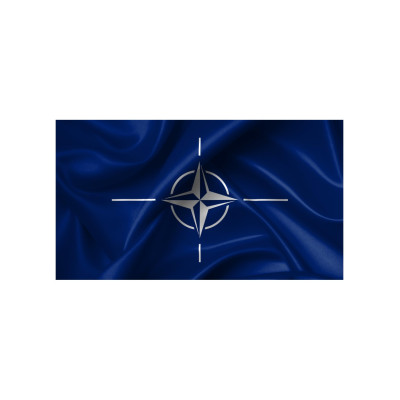 Drapel NATO, interior / exterior, Poliester, 90 cm x 60 cm 160 g / mp, emblema aplicata pe ambele fete Drapel NATO, interior / exterior, Poliester, 90 cm x 60 cm 160 g / mp, emblema aplicata pe ambele fete